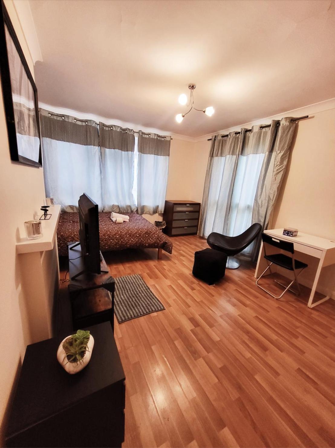 Huge And Affordable 3 Bedroom Flat In Hammersmith For 7 People With Welcome Breakfast Londra Dış mekan fotoğraf
