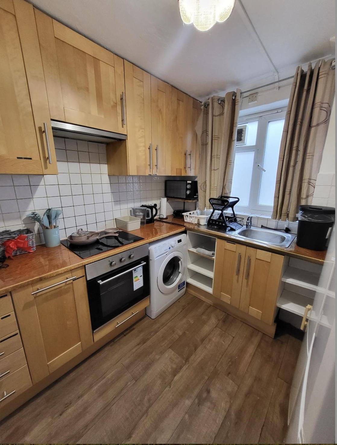 Huge And Affordable 3 Bedroom Flat In Hammersmith For 7 People With Welcome Breakfast Londra Dış mekan fotoğraf