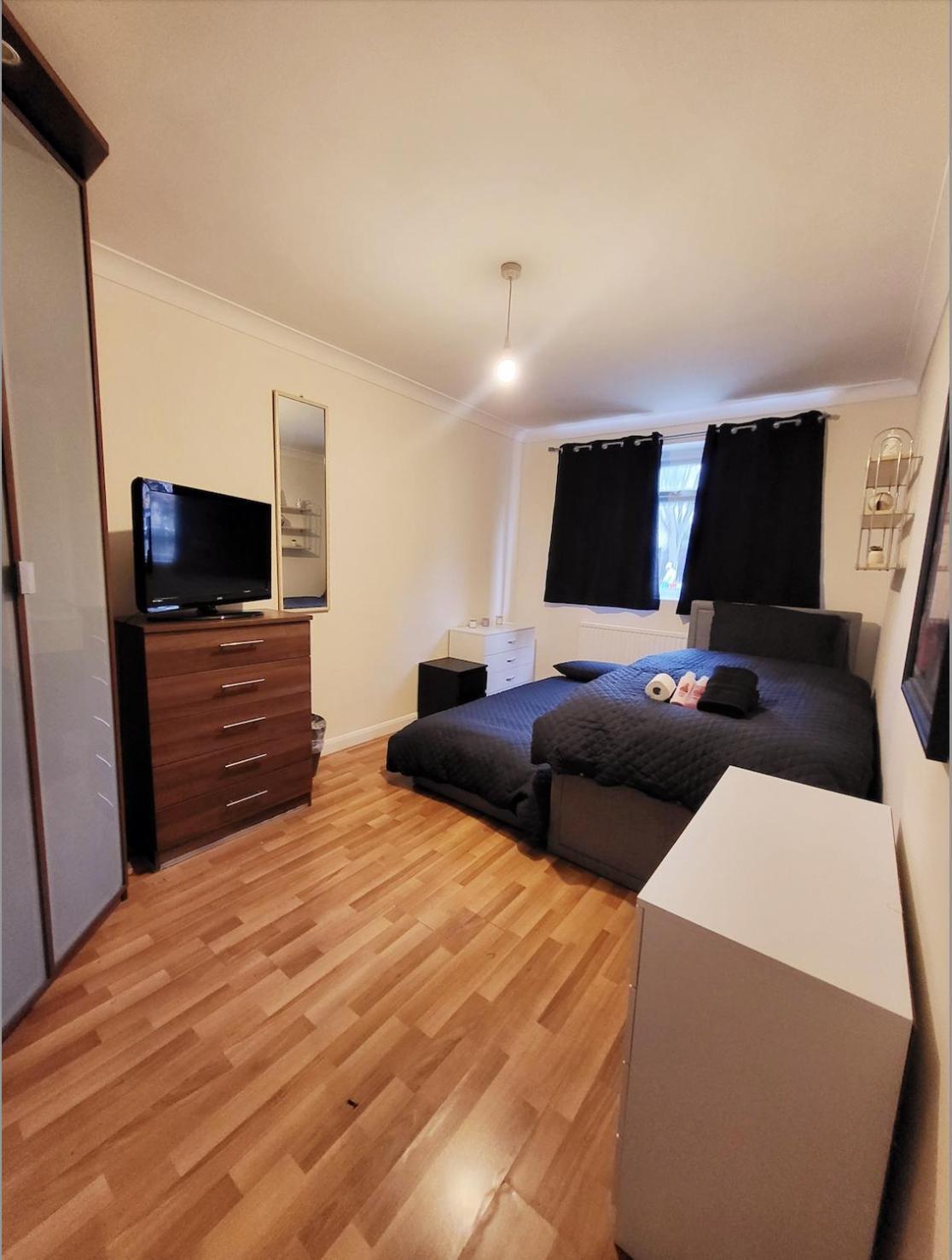 Huge And Affordable 3 Bedroom Flat In Hammersmith For 7 People With Welcome Breakfast Londra Dış mekan fotoğraf