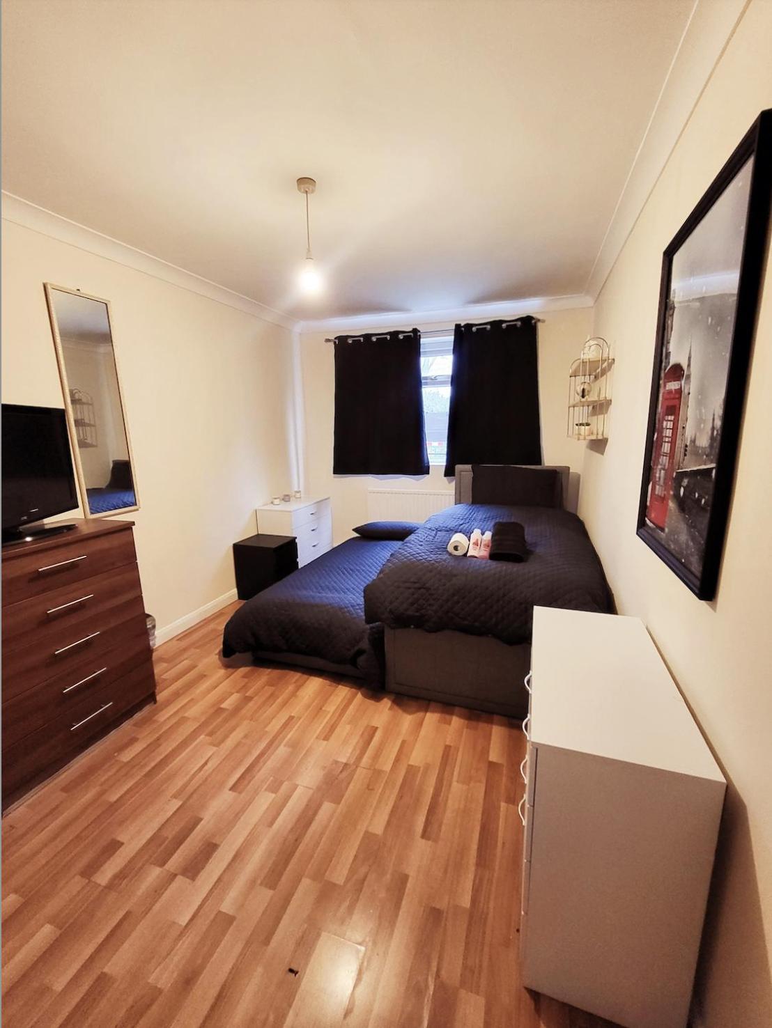 Huge And Affordable 3 Bedroom Flat In Hammersmith For 7 People With Welcome Breakfast Londra Dış mekan fotoğraf