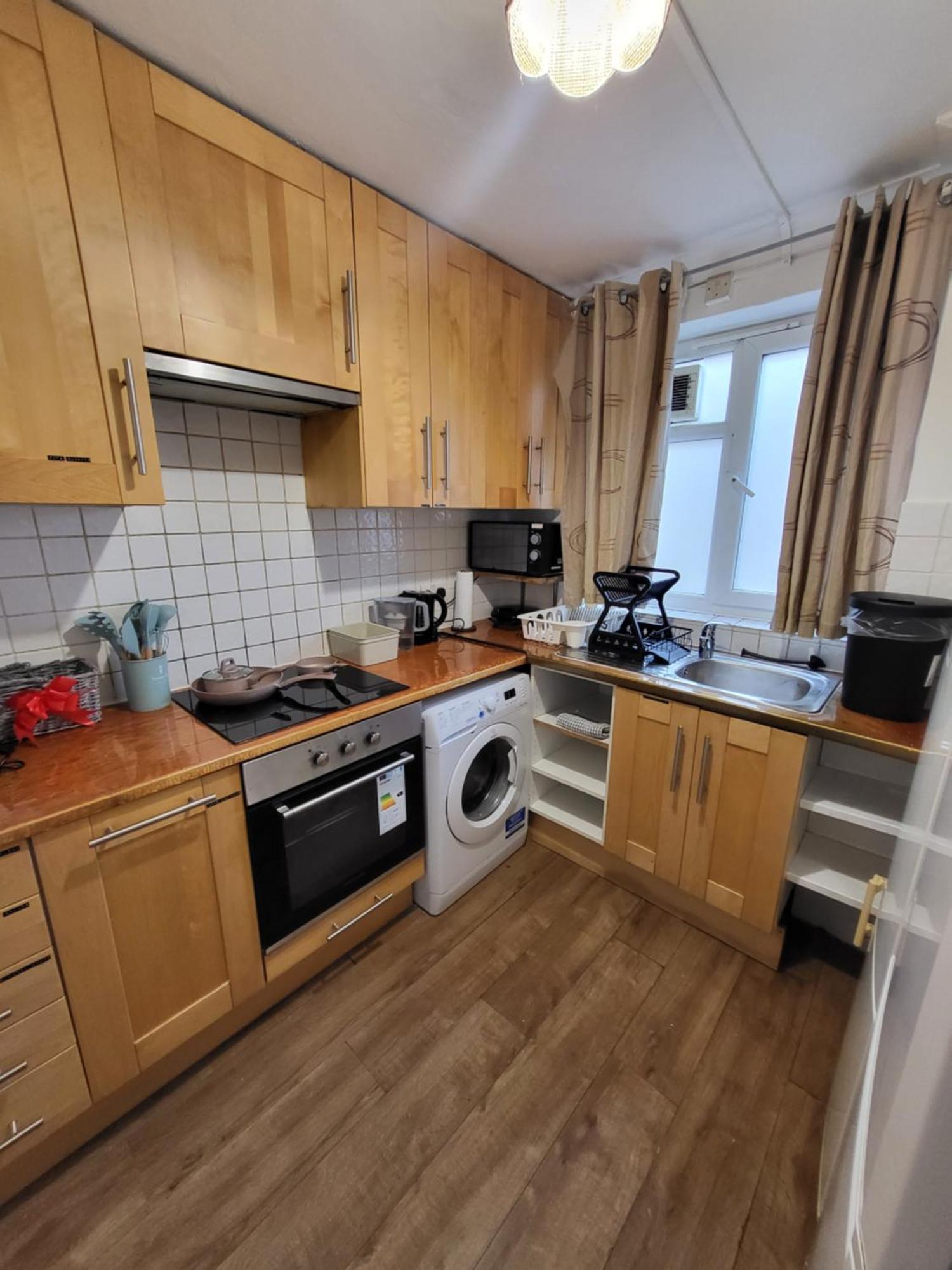 Huge And Affordable 3 Bedroom Flat In Hammersmith For 7 People With Welcome Breakfast Londra Dış mekan fotoğraf