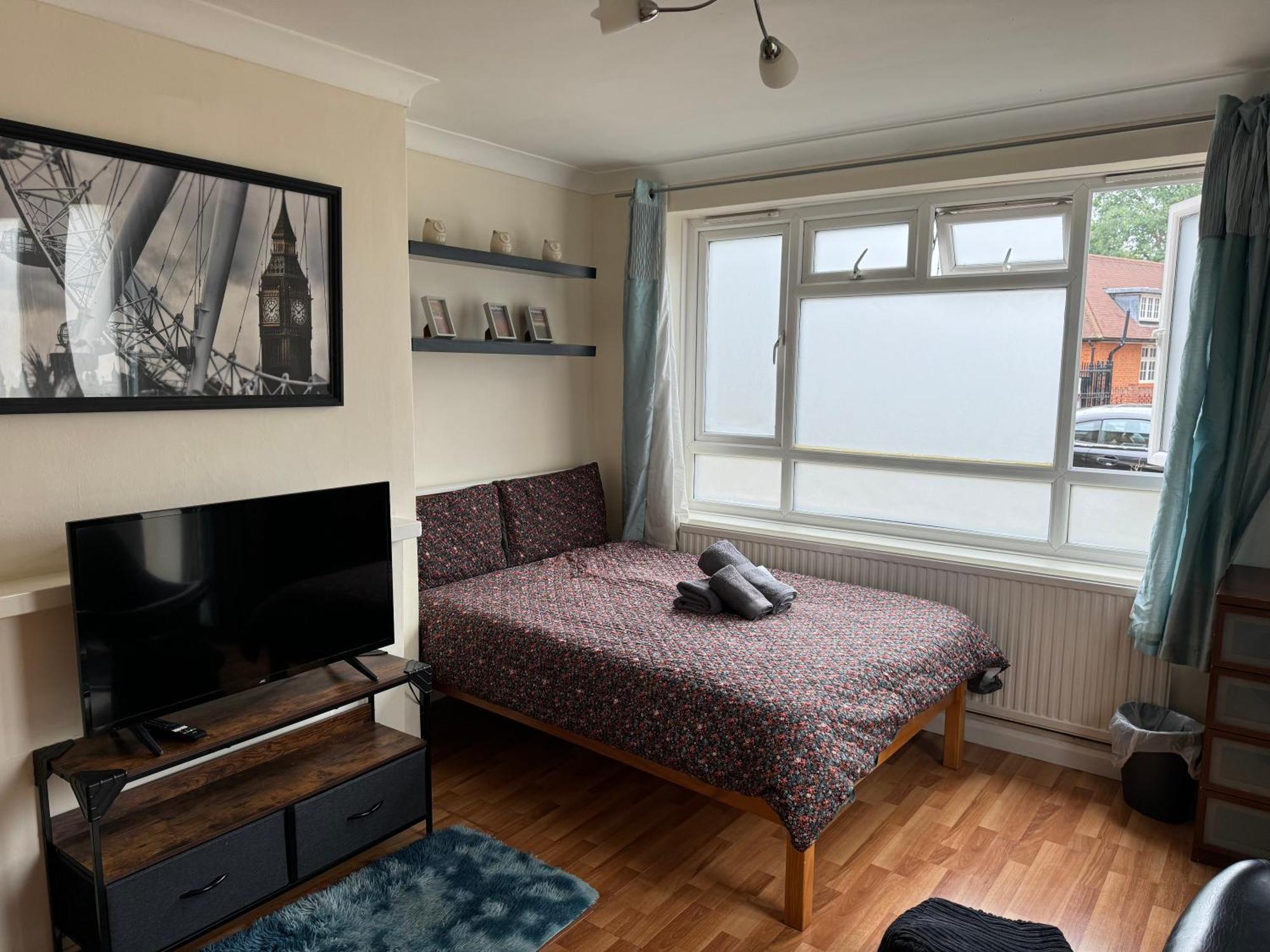 Huge And Affordable 3 Bedroom Flat In Hammersmith For 7 People With Welcome Breakfast Londra Dış mekan fotoğraf