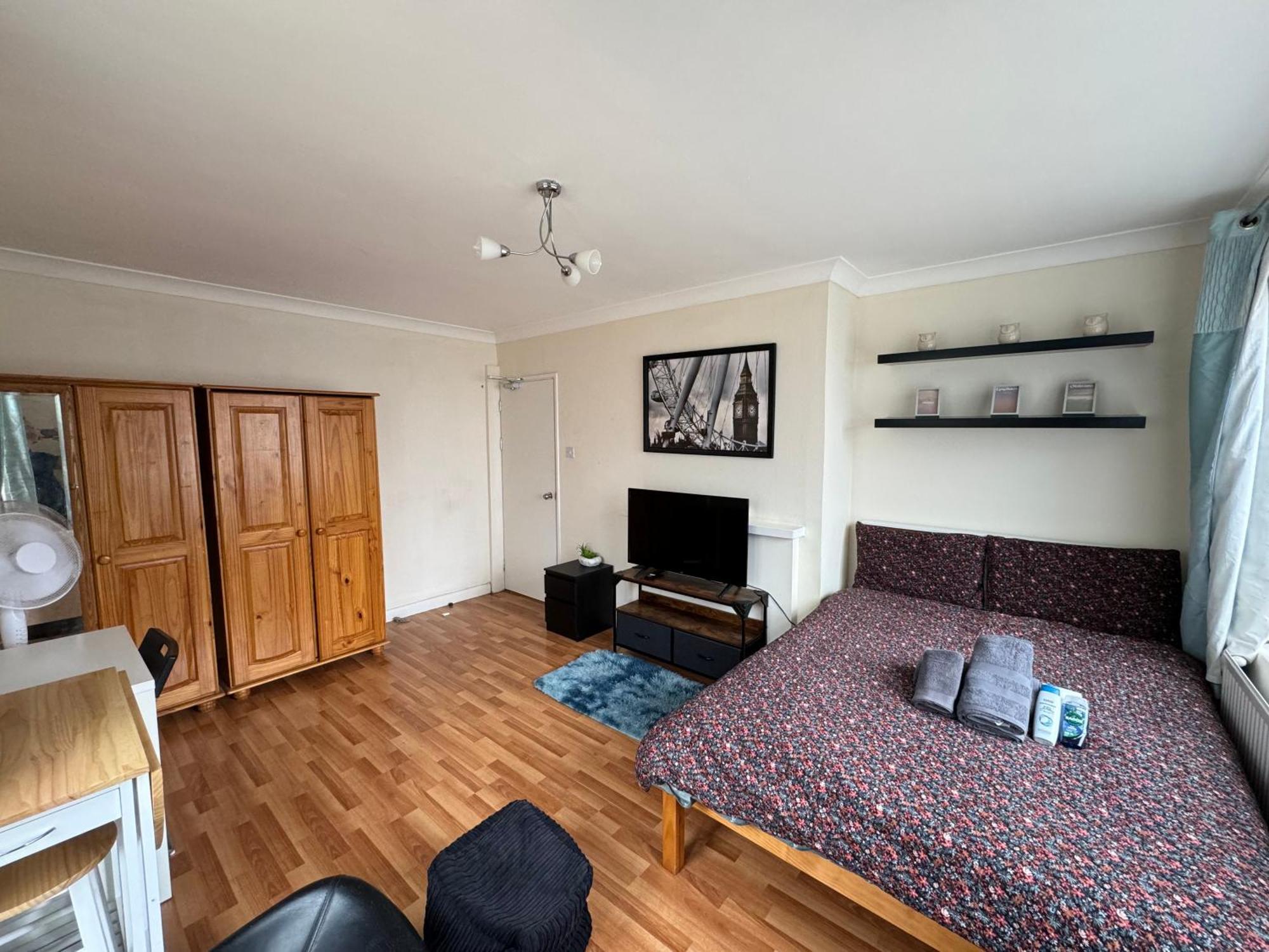 Huge And Affordable 3 Bedroom Flat In Hammersmith For 7 People With Welcome Breakfast Londra Dış mekan fotoğraf