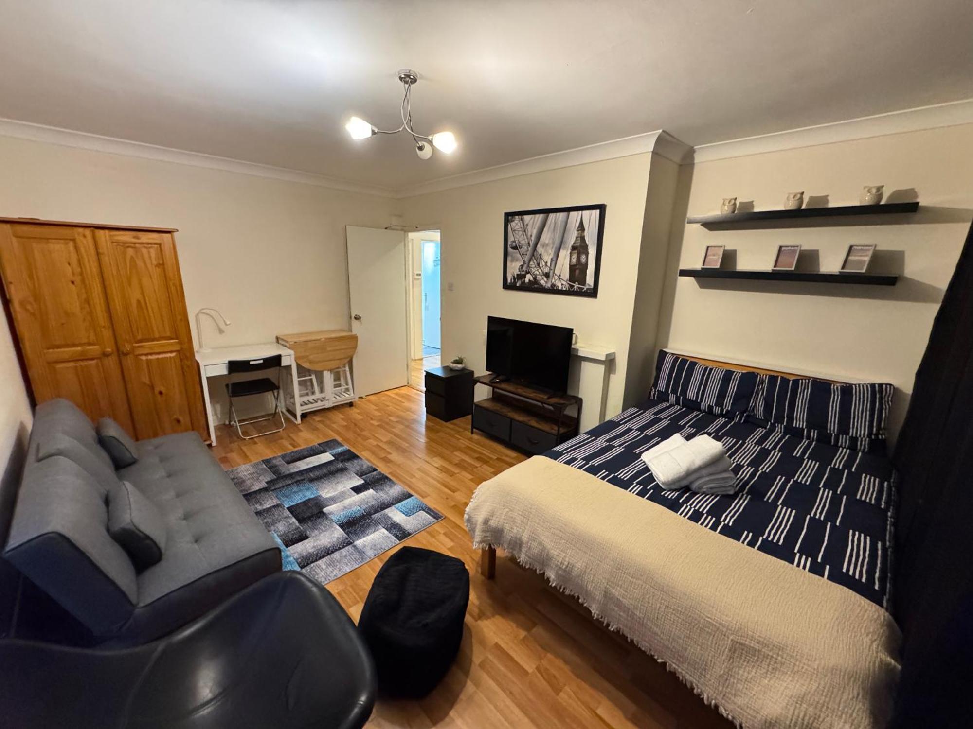 Huge And Affordable 3 Bedroom Flat In Hammersmith For 7 People With Welcome Breakfast Londra Dış mekan fotoğraf